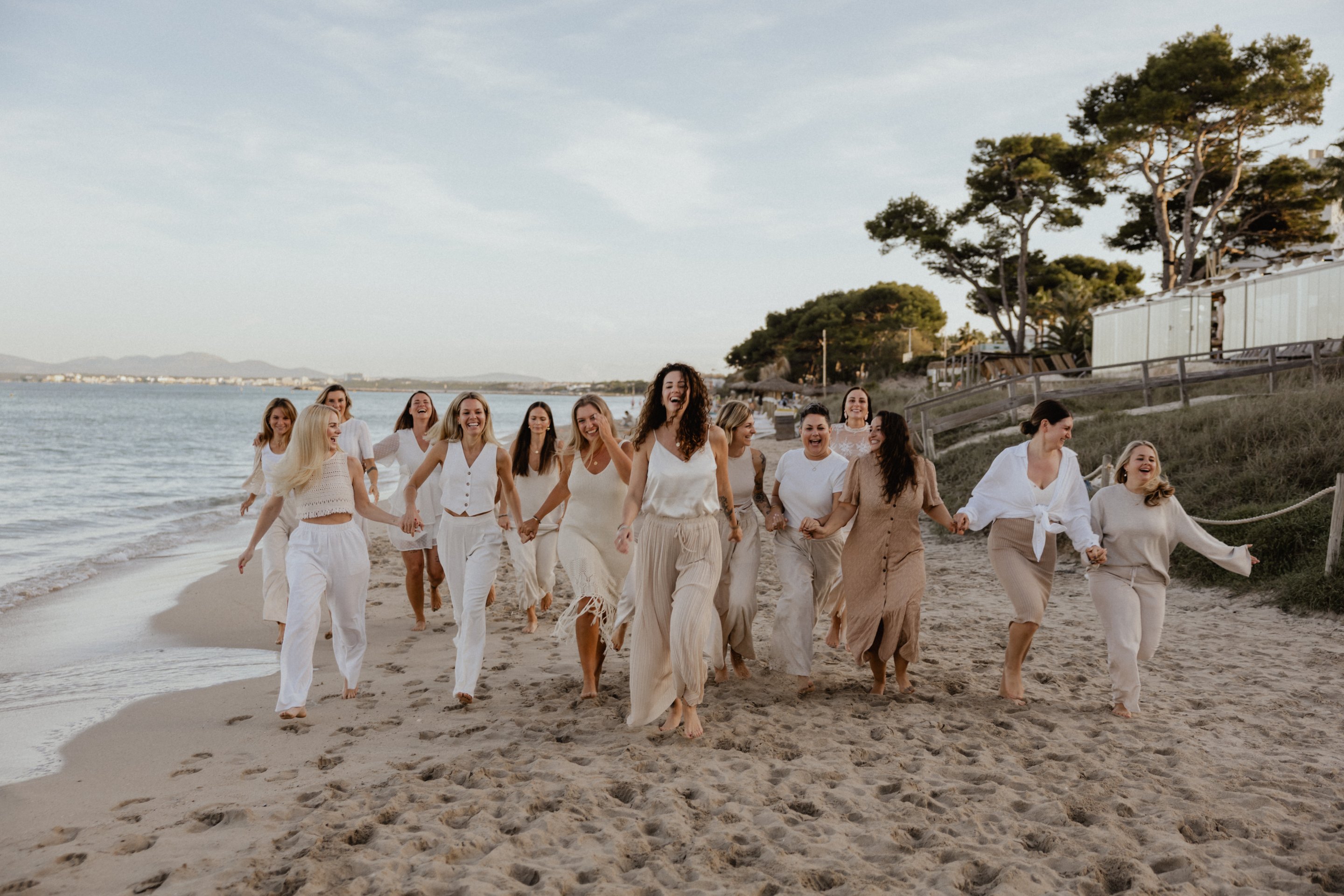 Ringana Partnerinnen am Strand – Businesschance mit Sinn & Nachhaltigkeit